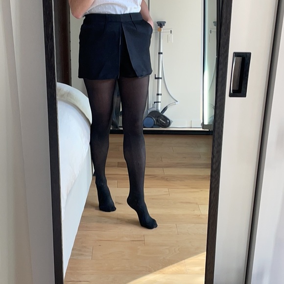 Black satin-type skort - Picture 3 of 4